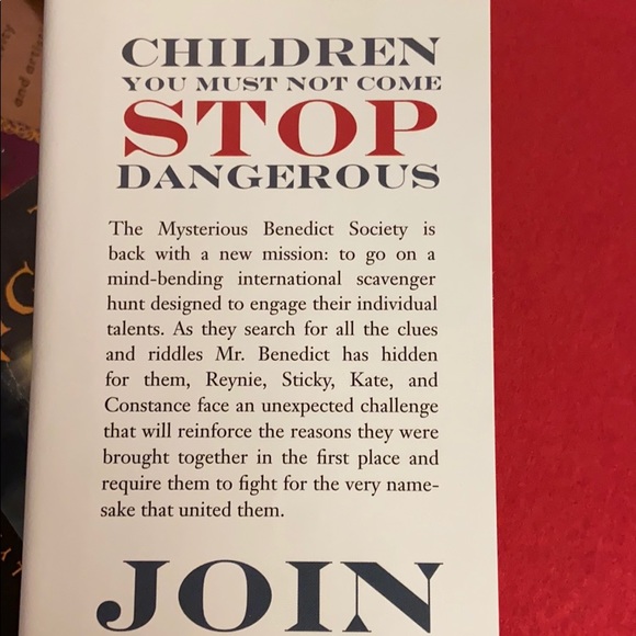 mysterious Benedict society -Book - Picture 3 of 9